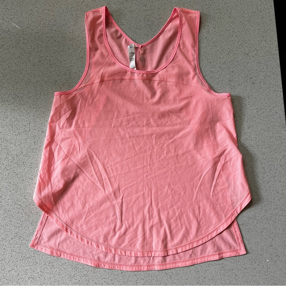 VEUC Lululemon Run Top sz 6